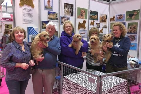Sue & Maurice with Bembo, Fiona with Dora, Katie with Archie, Linda with Chase.